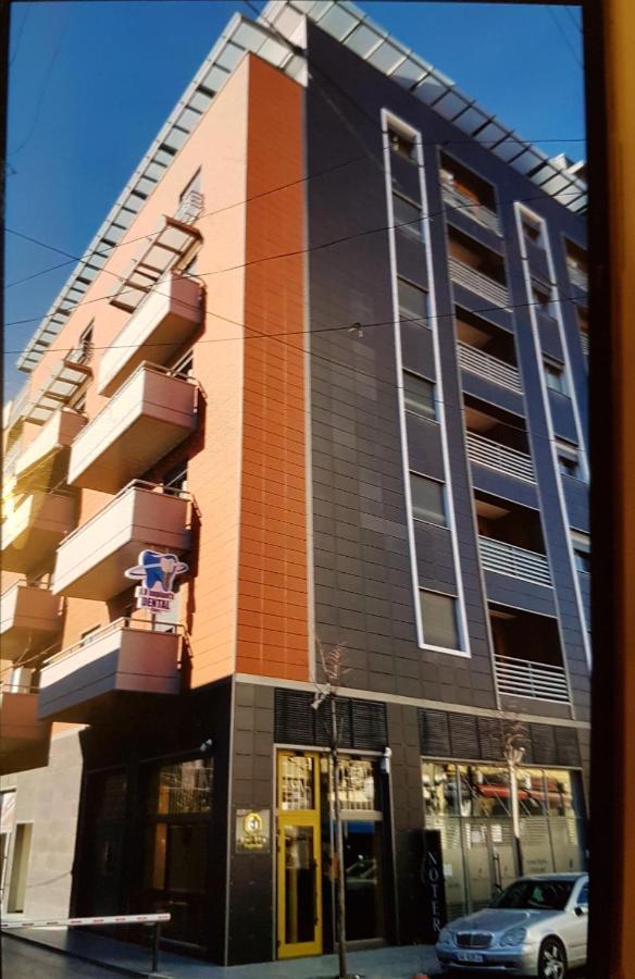Proper Central Apartment Tirana Exterior photo